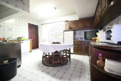 Moradia T5 para venda