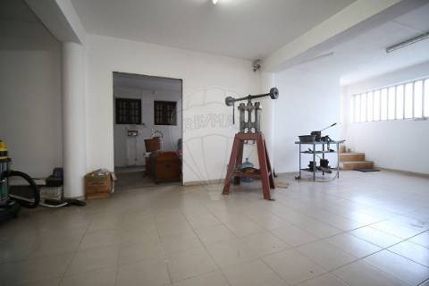 Moradia T5 para venda