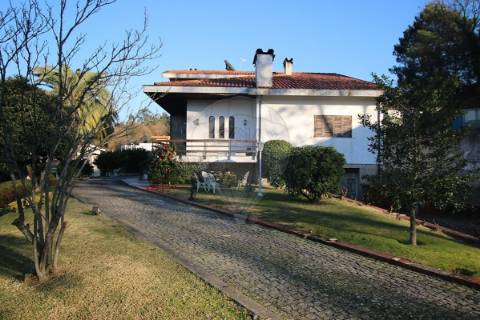 Moradia T5 para venda