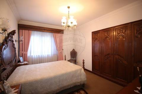 Moradia T5 para venda