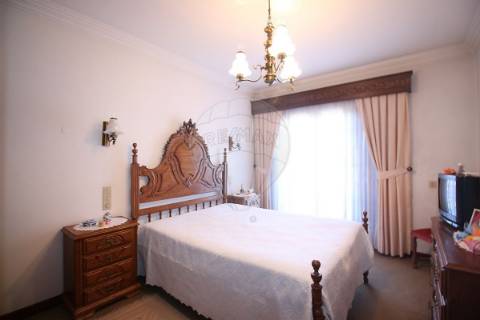 Moradia T5 para venda