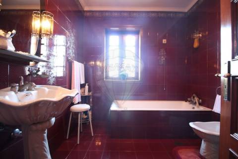 Moradia T5 para venda