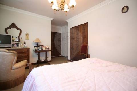 Moradia T5 para venda