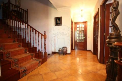 Moradia T5 para venda