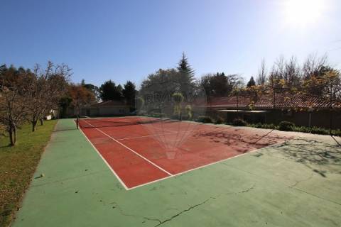 Moradia T4 para venda