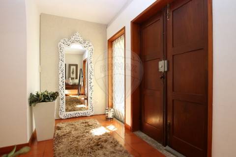 Moradia T4 para venda