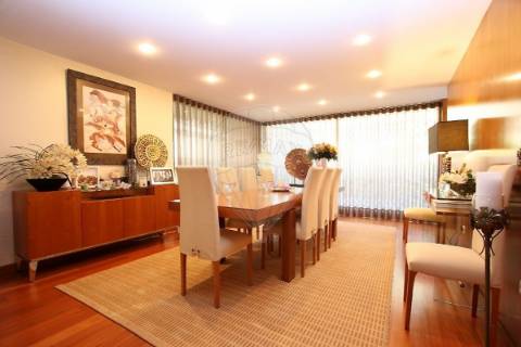 Moradia T4 para venda