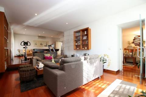 Moradia T4 para venda