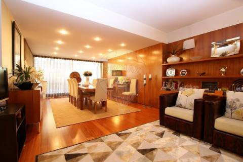 Moradia T4 para venda