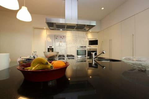 Moradia T4 para venda