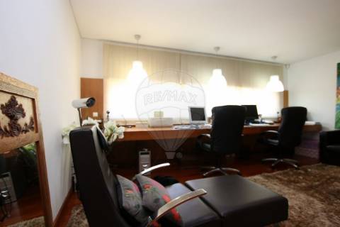 Moradia T4 para venda