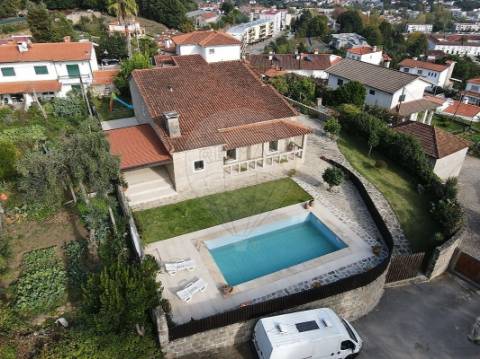 Moradia T4 para venda