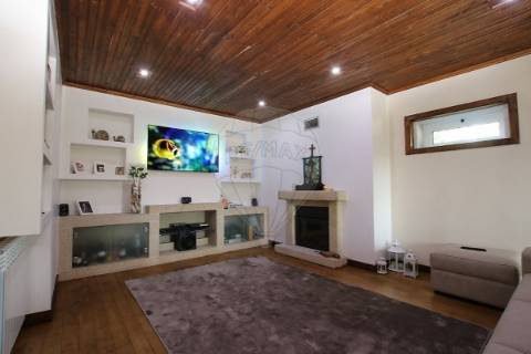 Moradia T4 para venda