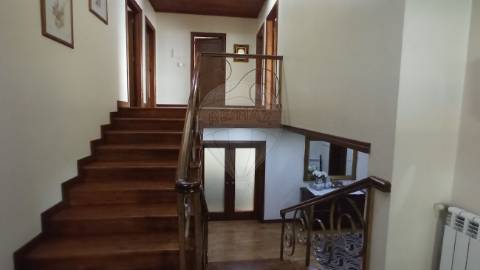 Moradia T4 para venda