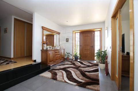 Moradia T4 para venda