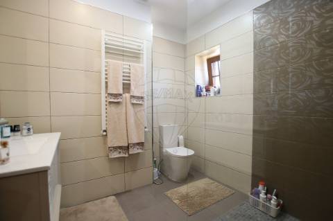 Moradia T4 para venda