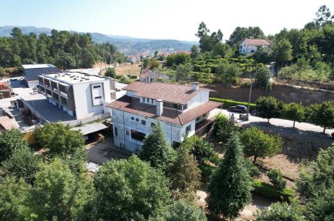 Moradia T4 para venda