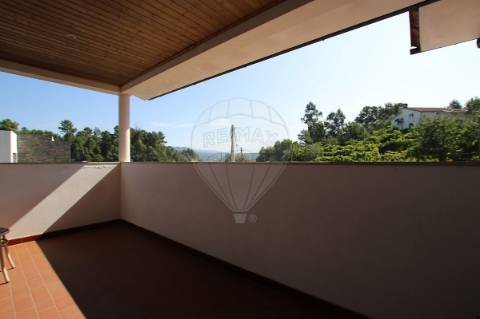 Moradia T4 para venda