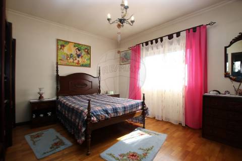 Moradia T4 para venda