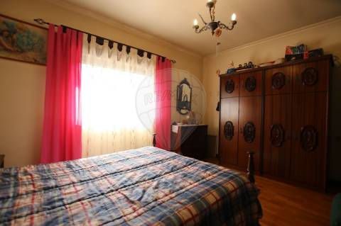 Moradia T4 para venda