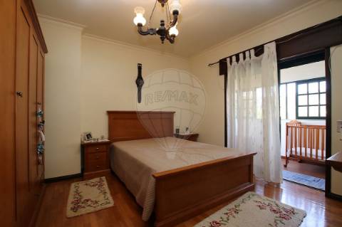 Moradia T4 para venda