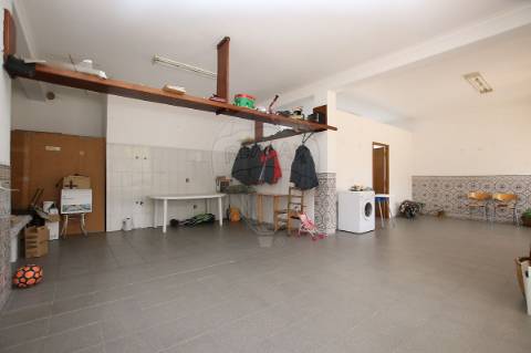 Moradia T4 para venda