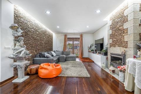 Moradia T4 para venda