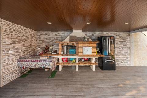 Moradia T4 para venda