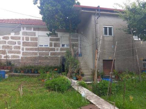 Moradia T4 para venda