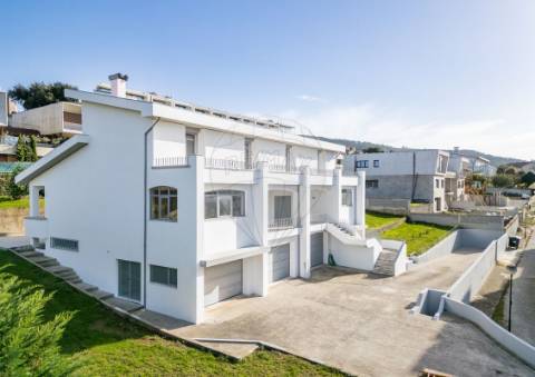 Moradia T5 para venda