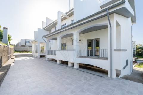 Moradia T5 para venda