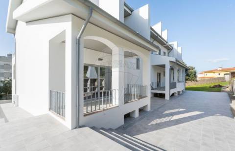 Moradia T5 para venda