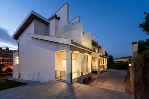 Moradia T5 para venda