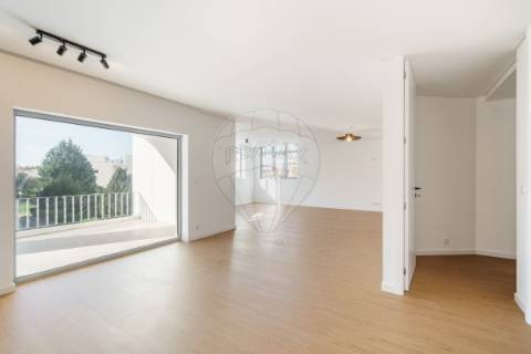 Moradia T5 para venda