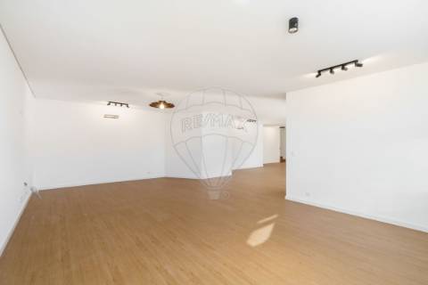 Moradia T5 para venda