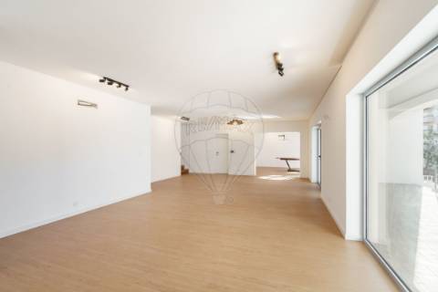 Moradia T5 para venda