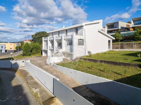 Moradia T5 para venda