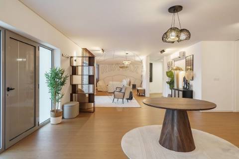 Moradia T5 para venda