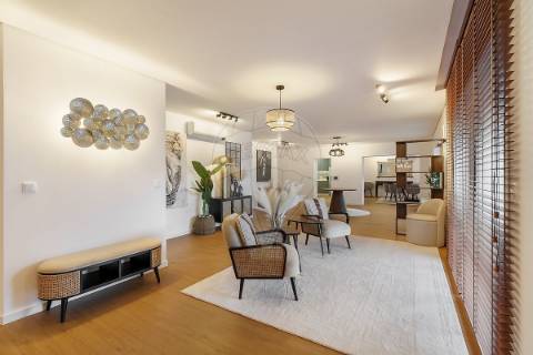 Moradia T5 para venda