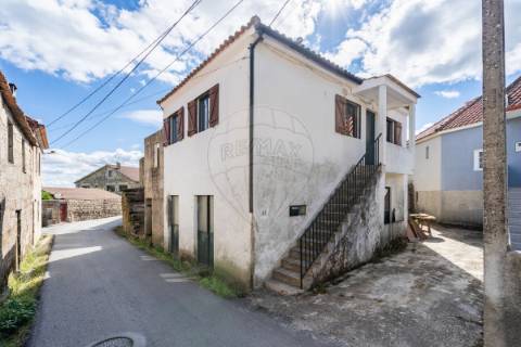 Moradia T5 para venda