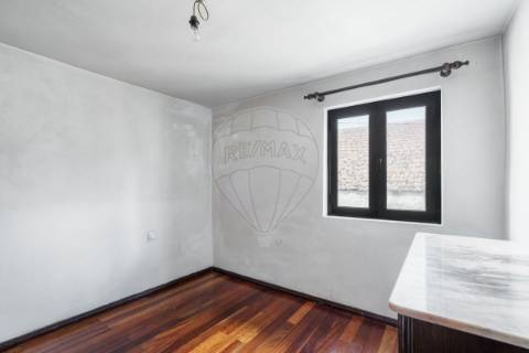 Moradia T5 para venda