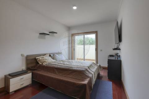 Moradia T5 para venda