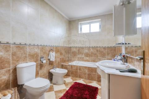 Moradia T5 para venda