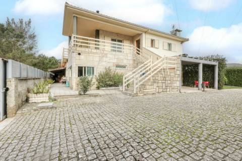 Moradia T5 para venda