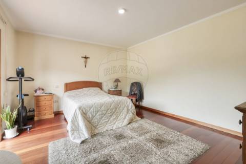 Moradia T5 para venda