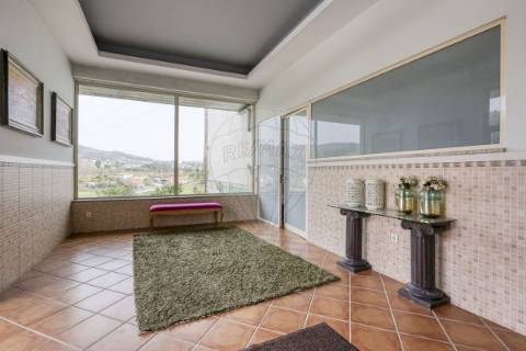 Moradia T5 para venda