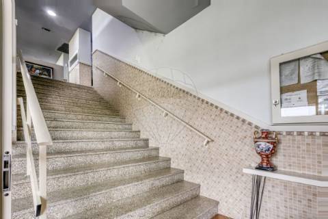 Moradia T5 para venda