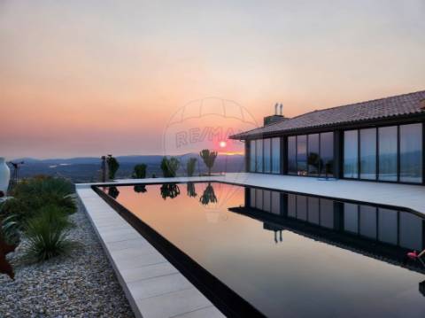 Moradia T7 para venda