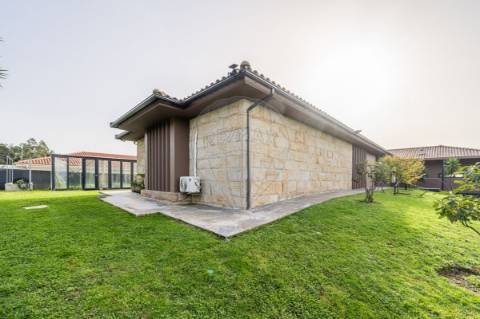 Moradia T7 para venda