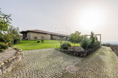 Moradia T7 para venda